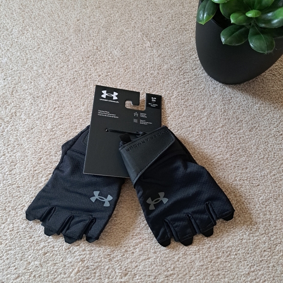 Under Armour Training Gloves Mens Small Black Fitness Workout Breathable New - Picture 1 of 8